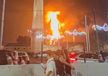 Una madrugada de pánico en las fiestas de Pinos Puente: «Teníamos las llamas de 25 metros»