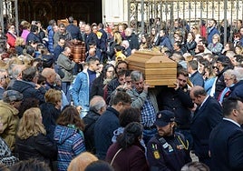 Funeral en memoria de los tres fallecidos en el accidente de una pirotecnia en Guadix en 2018