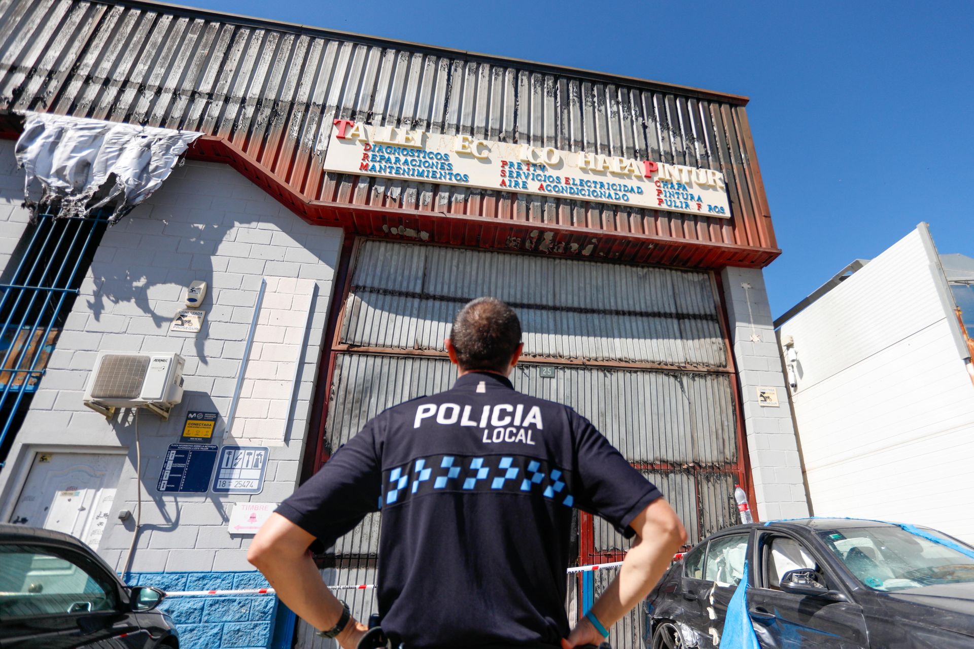 Dentro de la nave de Juncaril que ha ardido