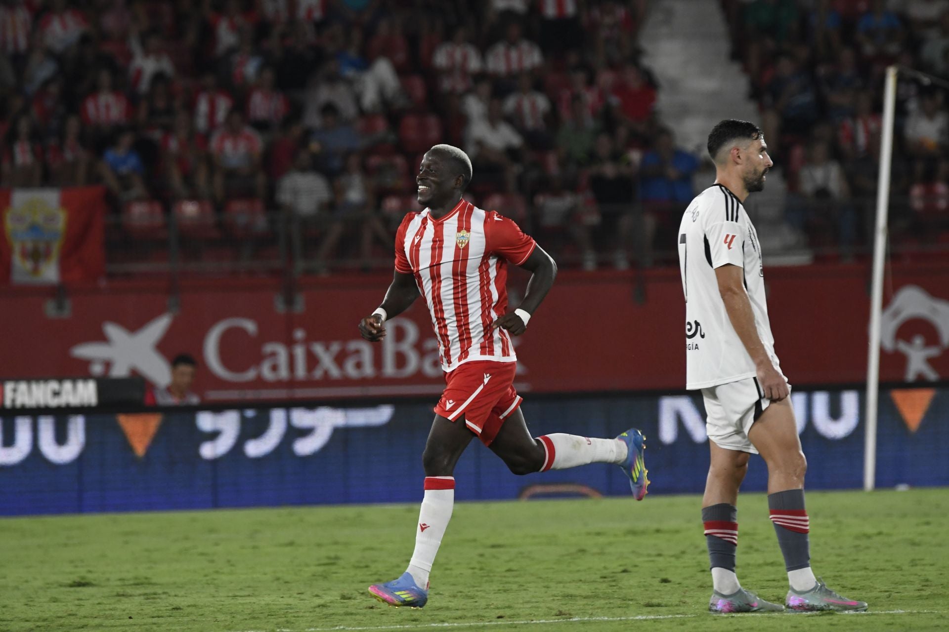 El Almería lo prueba todo