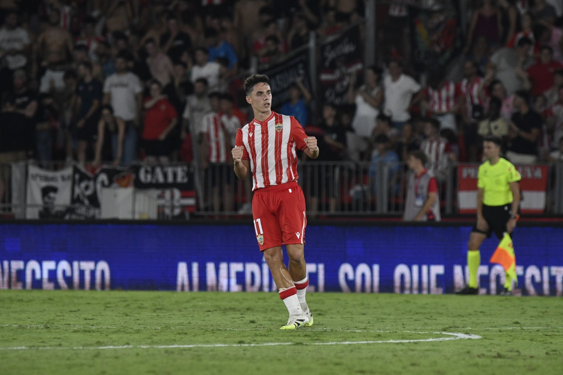 El Almería lo prueba todo