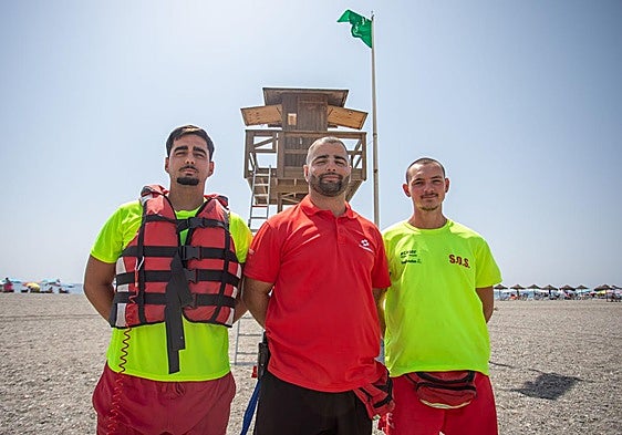 Socorristas en la Costa Tropical de Granada