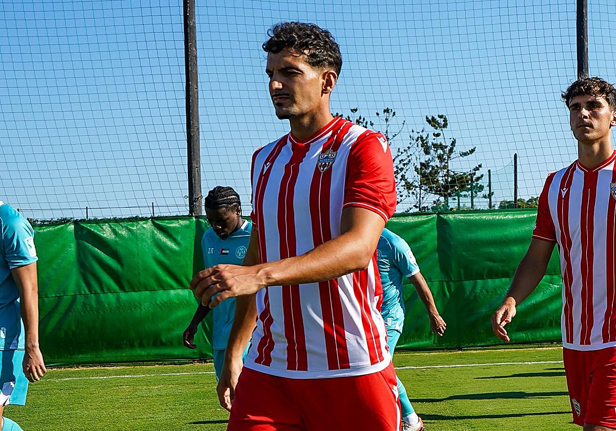 Álex Muñoz durante un amistoso de pretemporada
