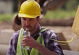 Hidratación, descansos y horarios adaptados, la receta contra el golpe de calor laboral