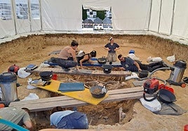 Equipo multidisciplinar de la UGR en el cementerio de Huelva.