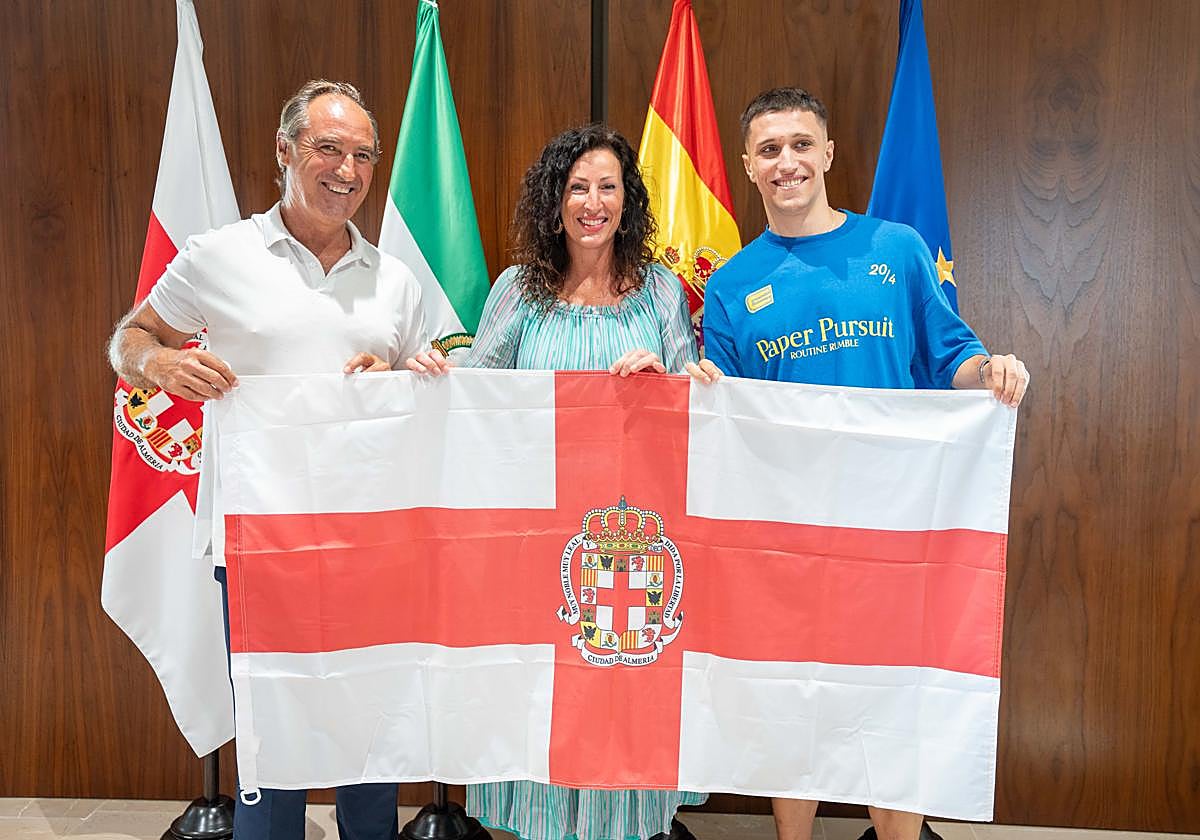 El atleta Juan Carlos Castillo comparte con los almerienses sus éxitos y el reto de los Juegos Olímpicos de Los Ángeles