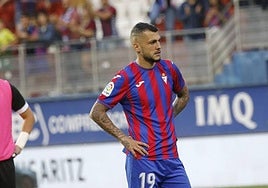 El gaditano Stoichkov, en un partido con la SD Eibar.