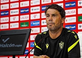 Rubi no está preocupado por el empate del inicio, ni se fía del 5-1 encajado por la Cultural.