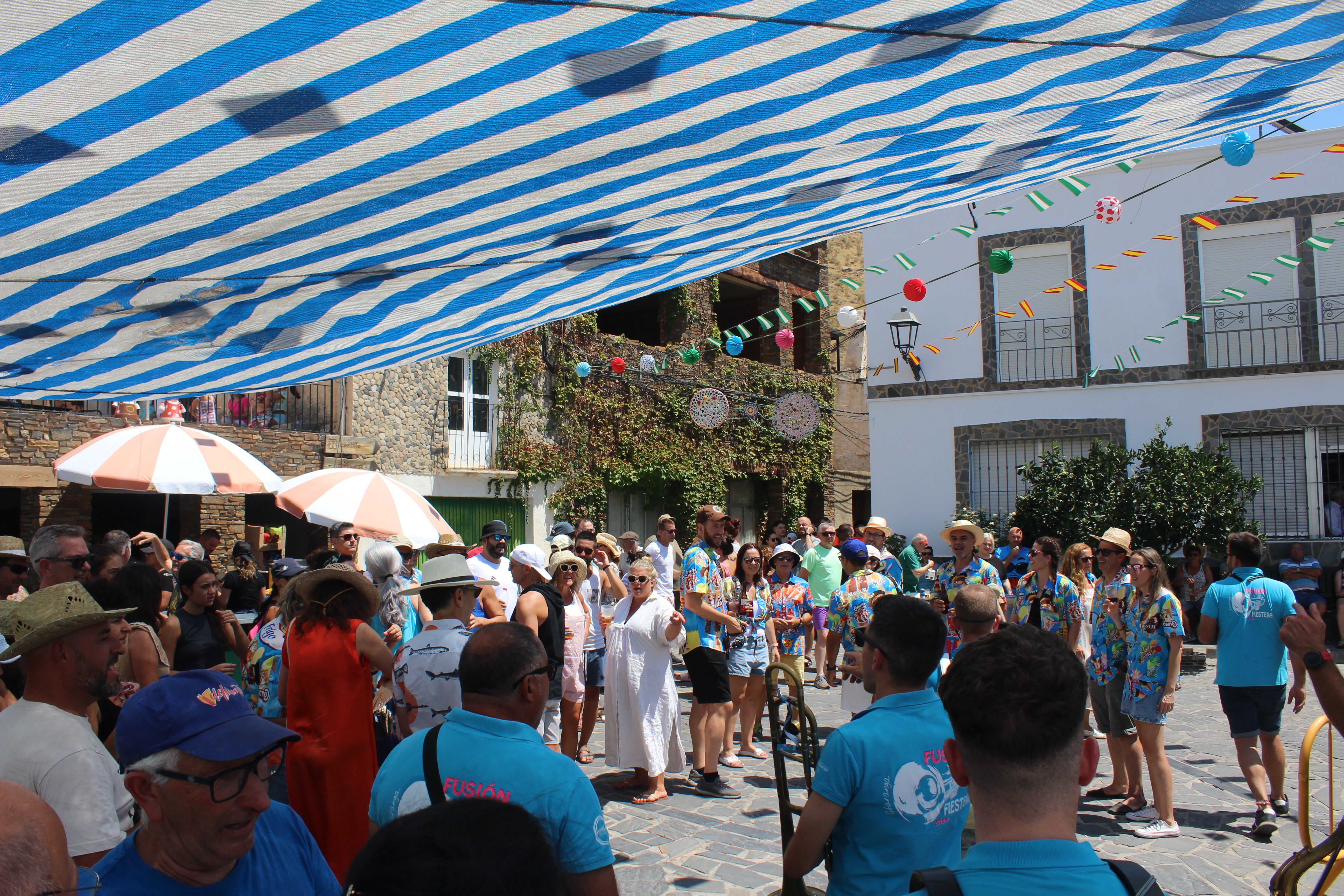 Velefique se da un festín de paella por sus Fiestas Patronales, en imágenes
