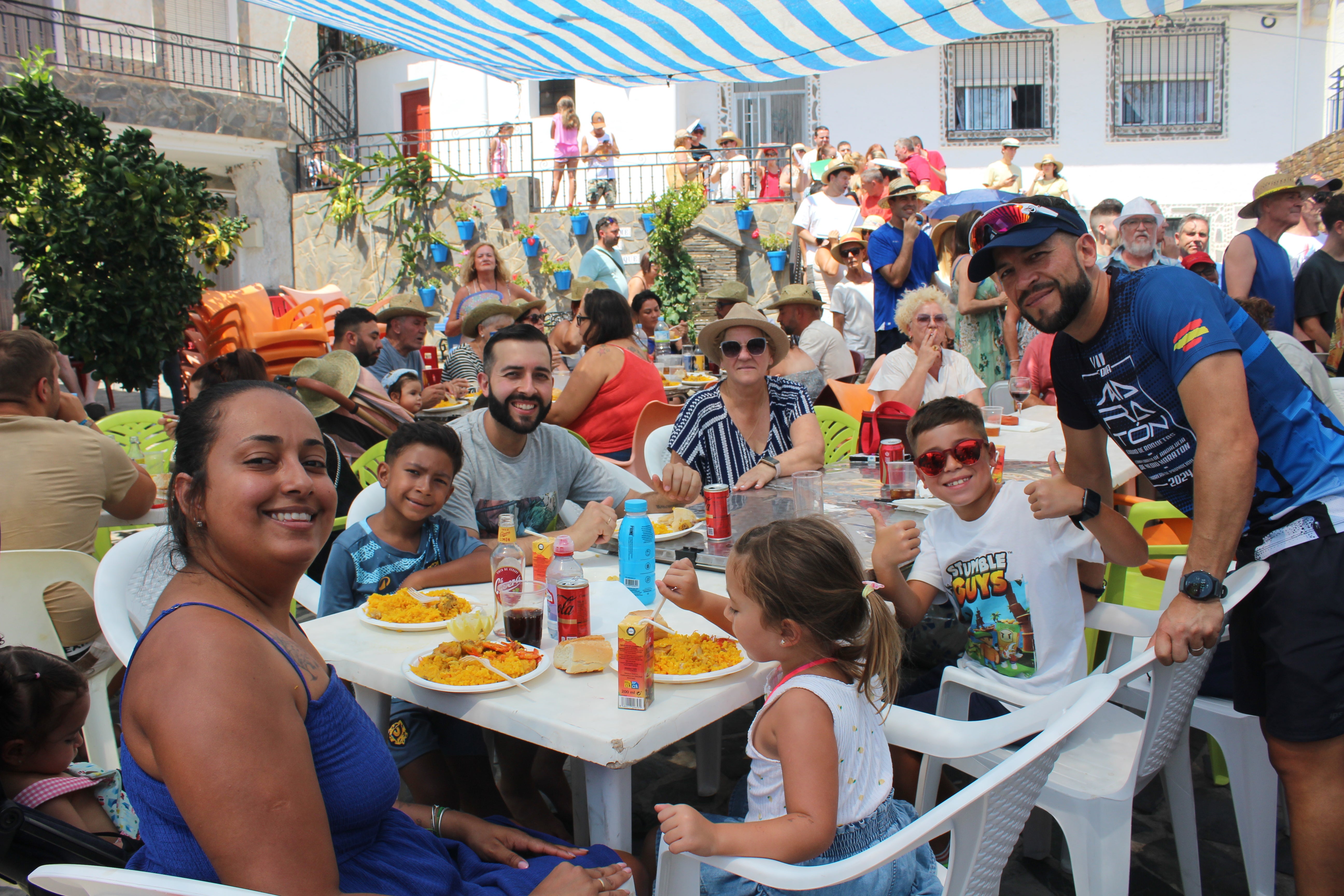 Velefique se da un festín de paella por sus Fiestas Patronales, en imágenes
