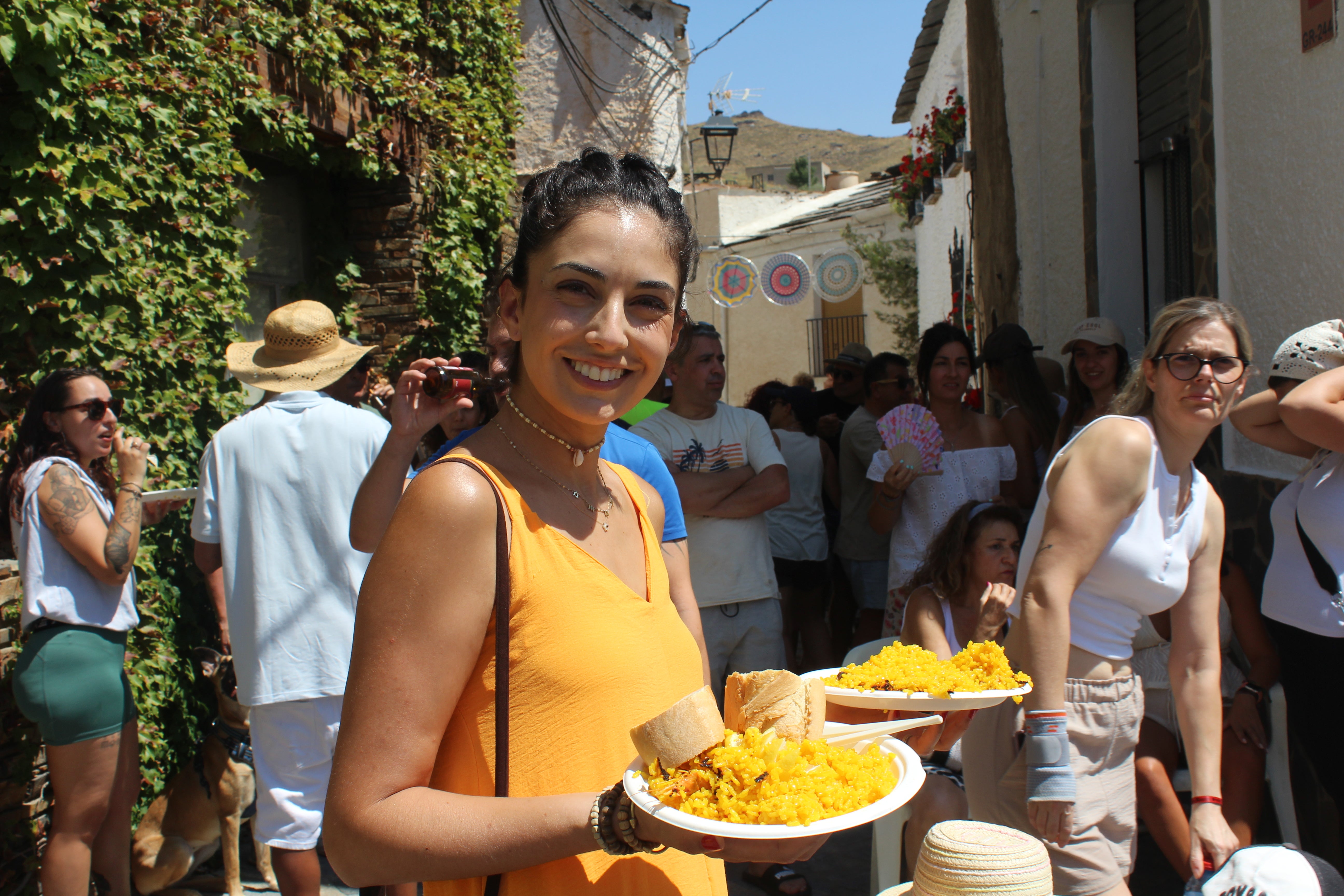 Velefique se da un festín de paella por sus Fiestas Patronales, en imágenes