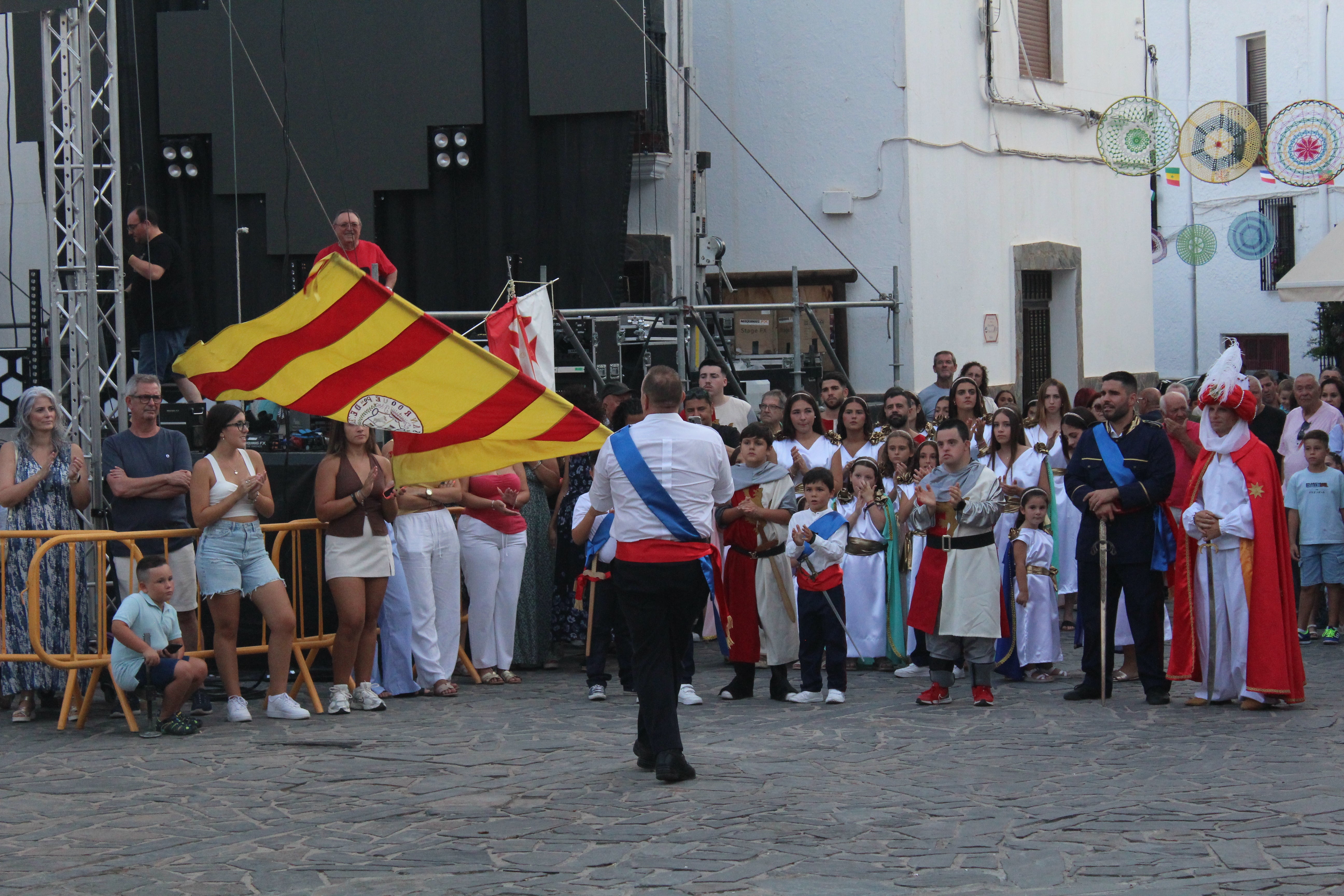 Velefique revive su pasión con los Moros y Cristianos, en imágenes