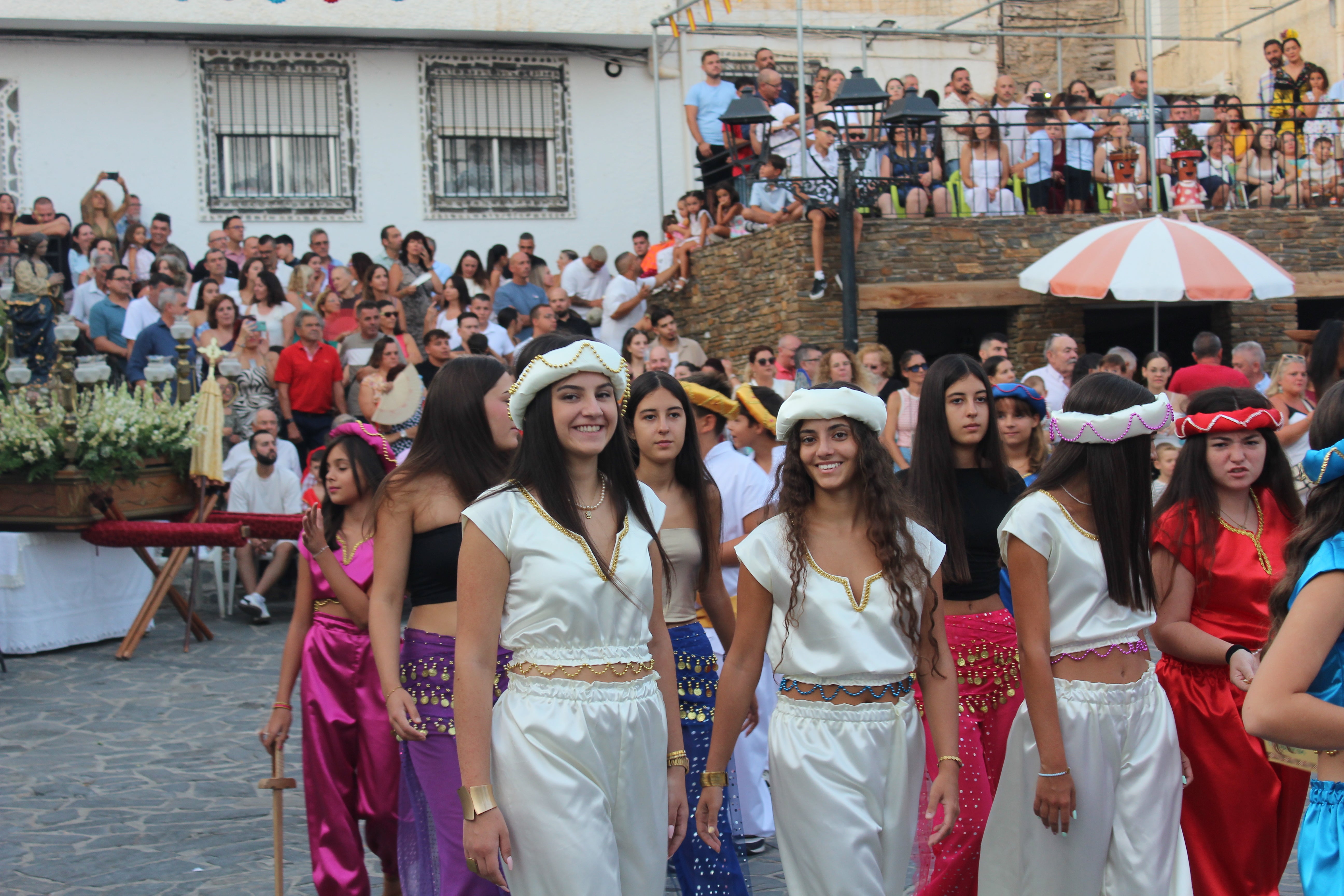 Velefique revive su pasión con los Moros y Cristianos, en imágenes