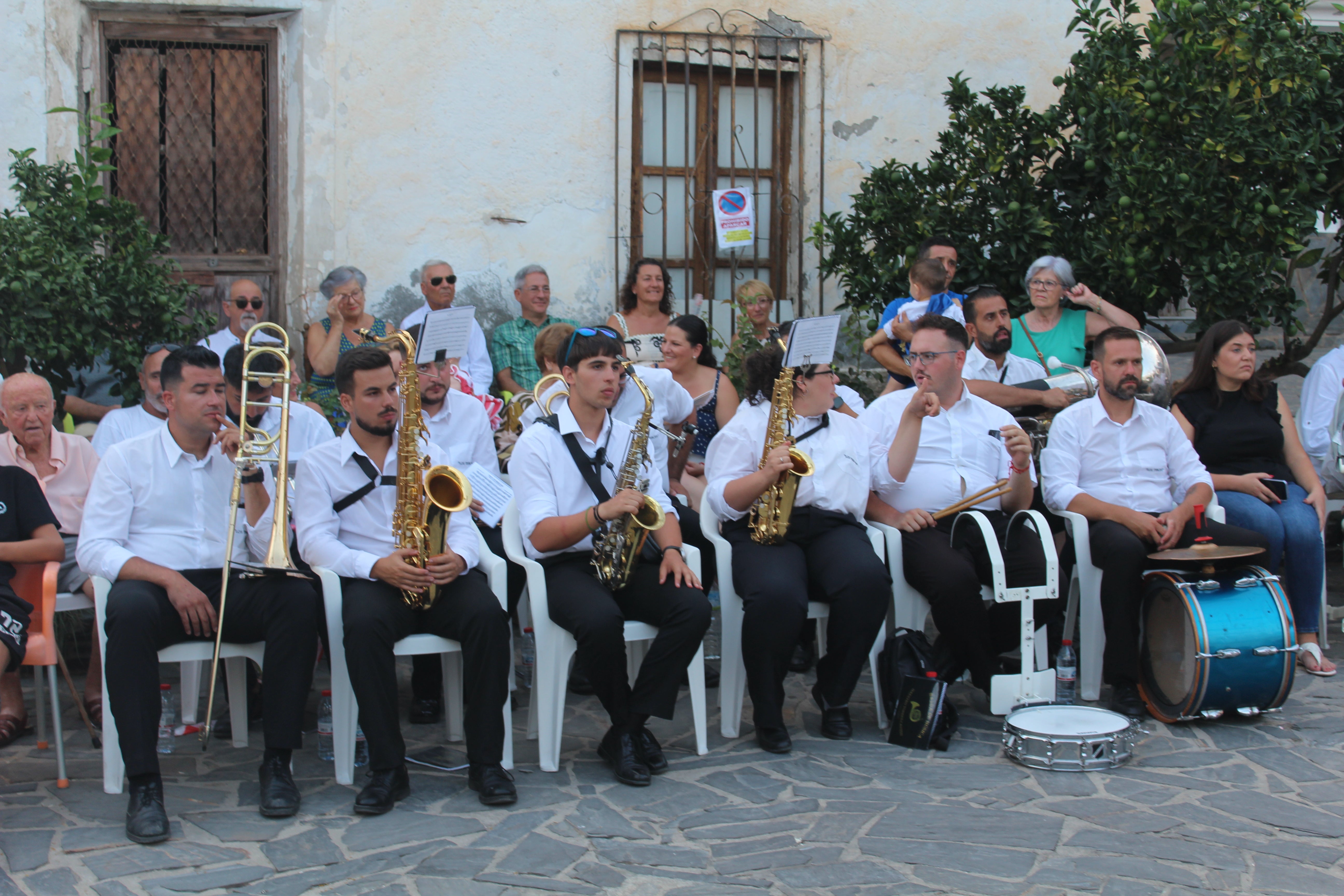 Velefique revive su pasión con los Moros y Cristianos, en imágenes