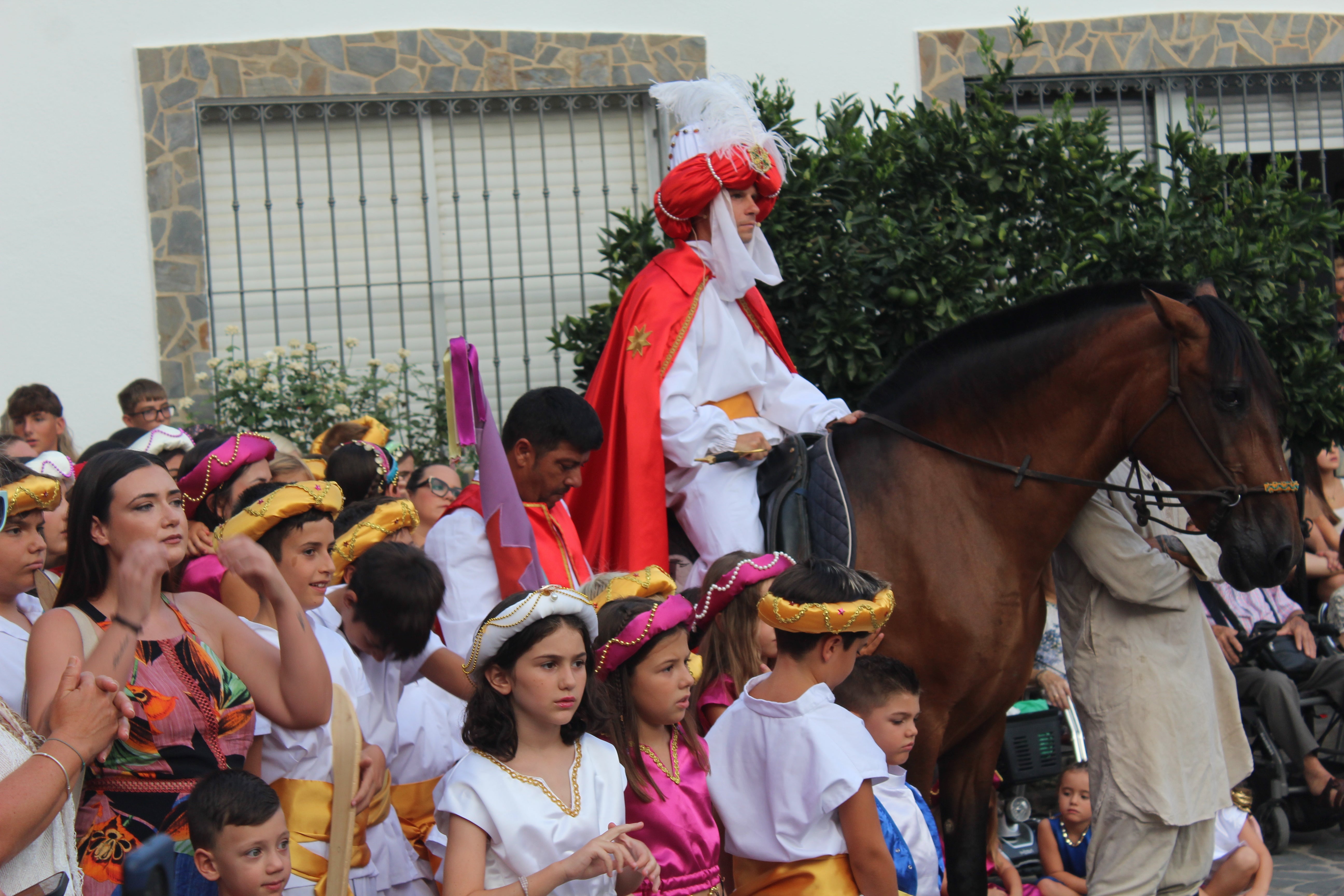 Velefique revive su pasión con los Moros y Cristianos, en imágenes