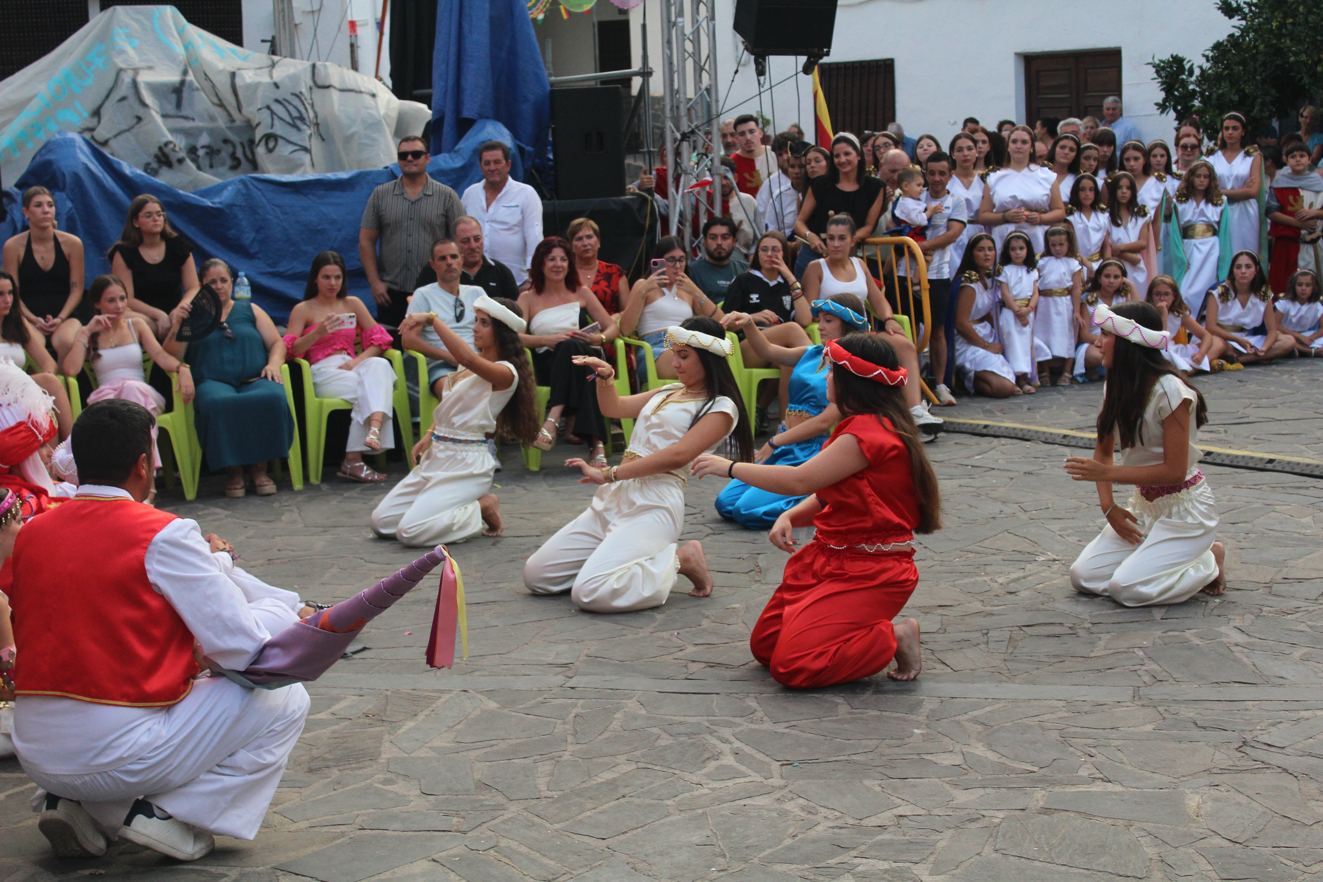 Velefique revive su pasión con los Moros y Cristianos, en imágenes