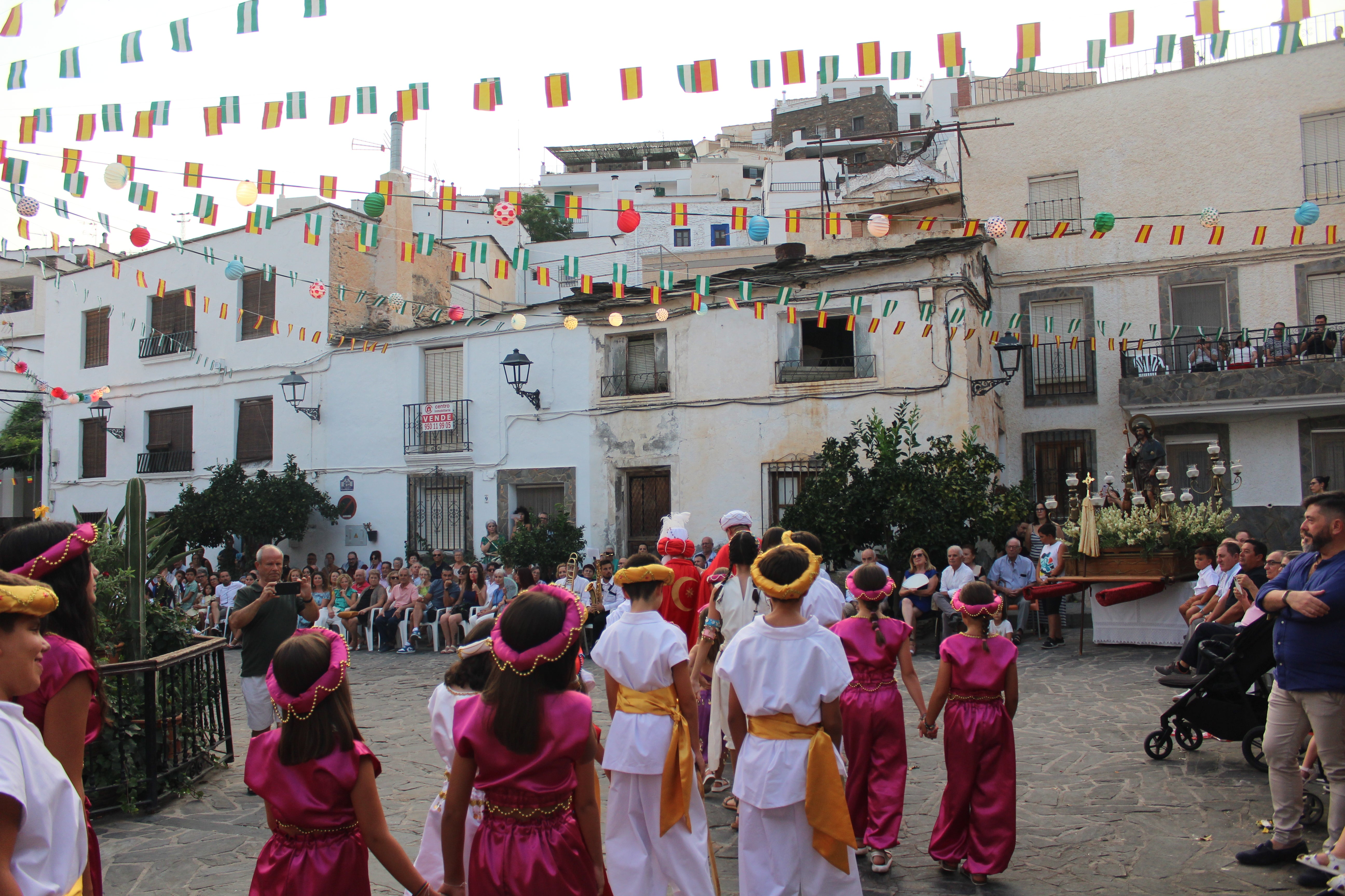 Velefique revive su pasión con los Moros y Cristianos, en imágenes