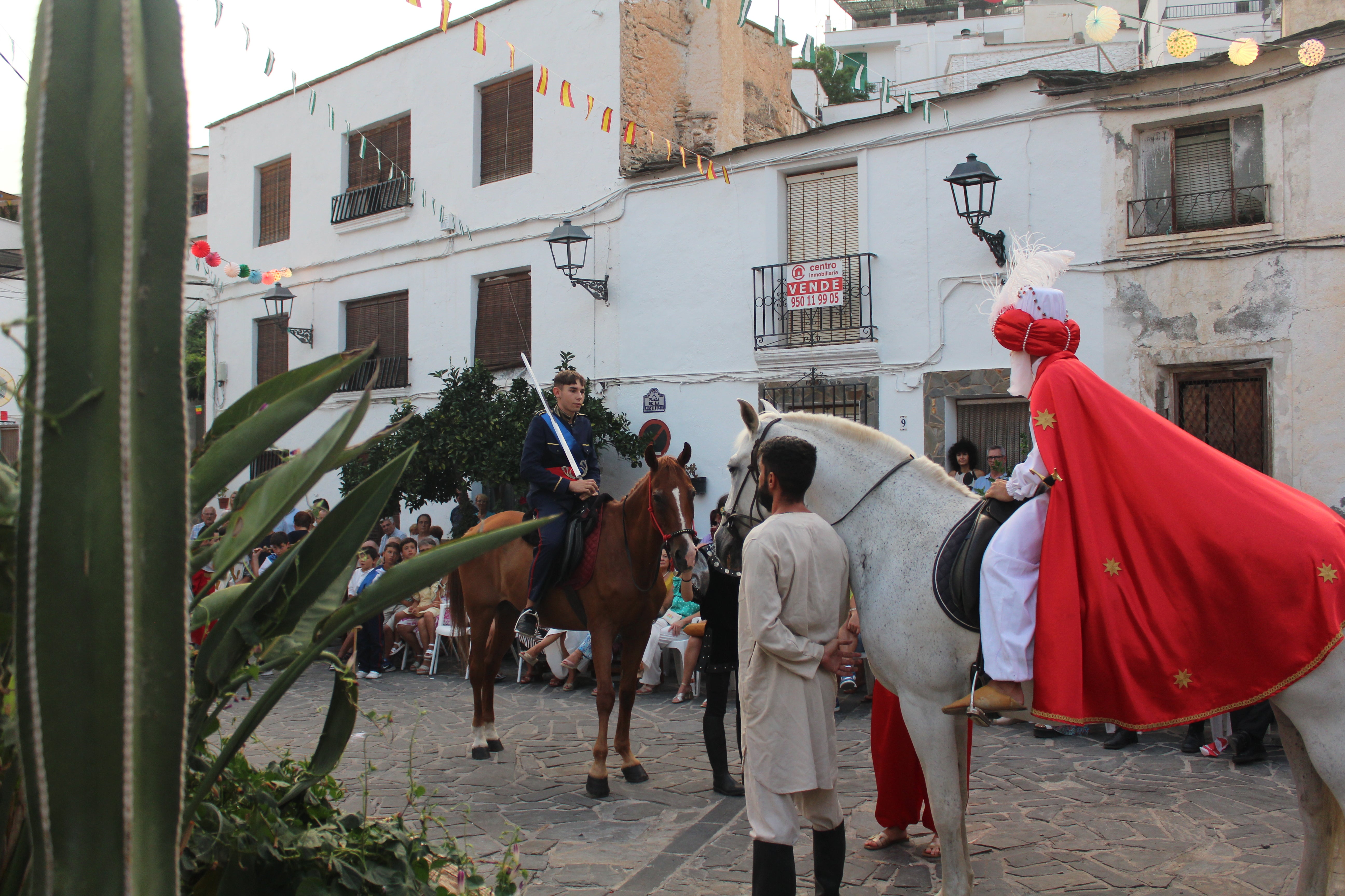 Velefique revive su pasión con los Moros y Cristianos, en imágenes