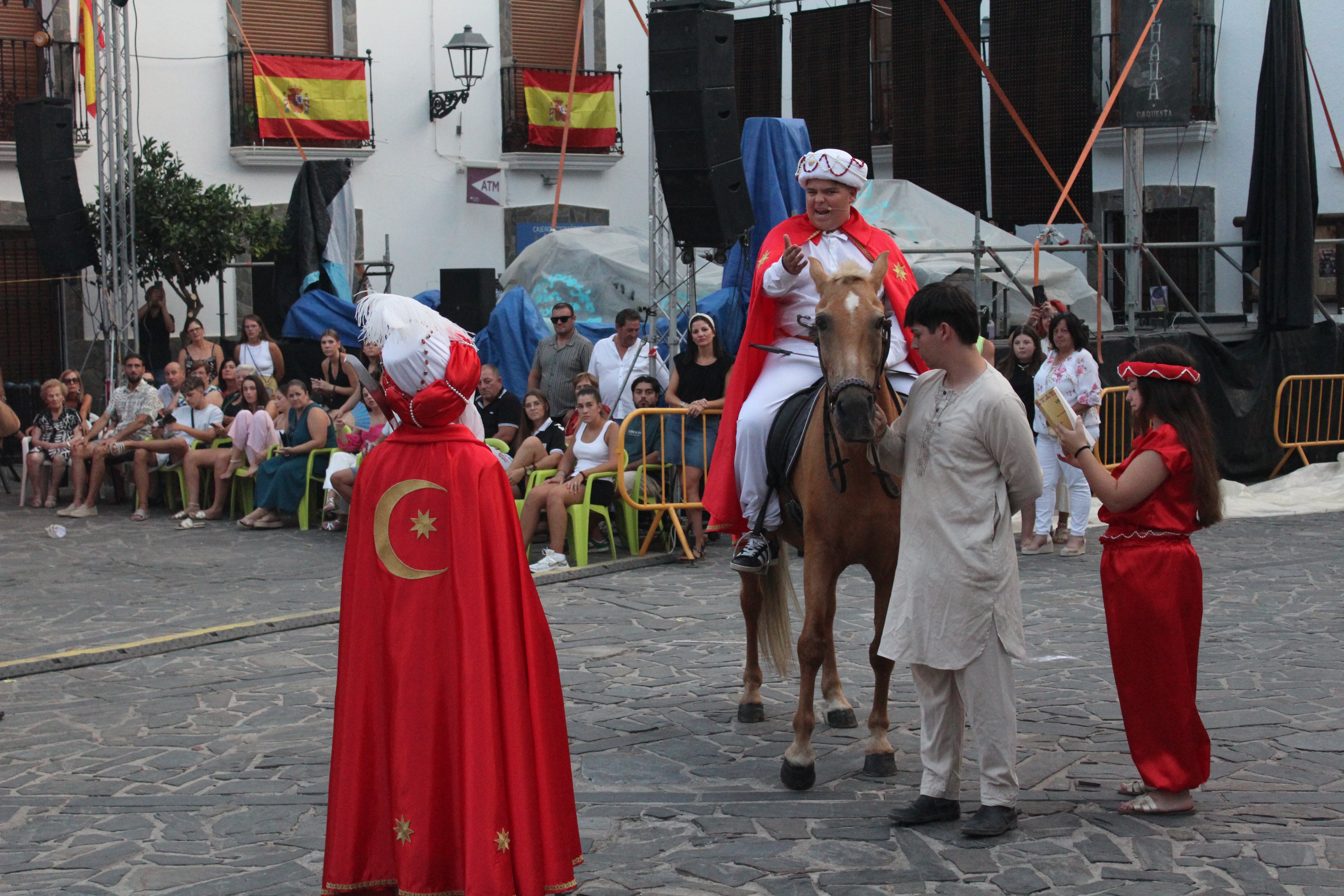 Velefique revive su pasión con los Moros y Cristianos, en imágenes