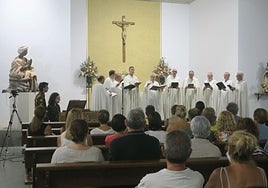 Un momento del concierto de anoche de Schola Gregoriana Hispana en Motril.