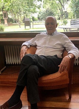 Eugenio Aguinaga Churruca posa para la entrevista con IDEAL.