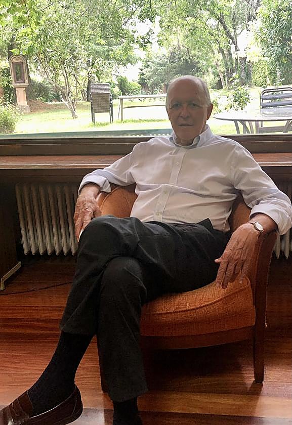 Eugenio Aguinaga Churruca posa para la entrevista con IDEAL.