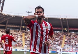Baptistao celebrando el gol contra la Cultural Leonesa