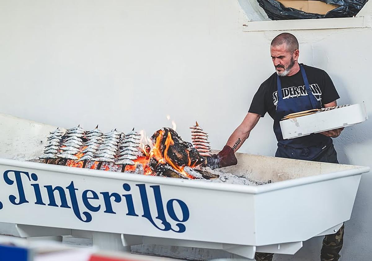 Imagen principal - El famoso chiringuito de las subastas de pescado se hace con El Barco de Churriana