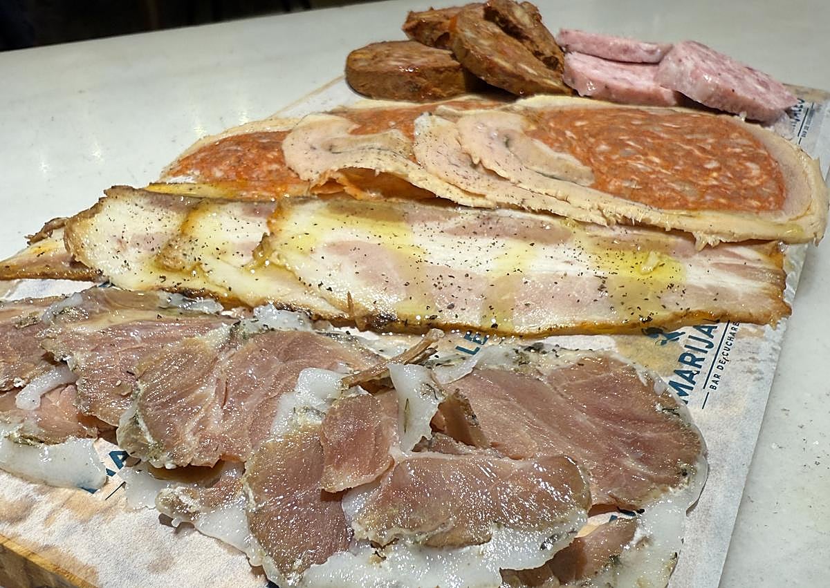 Imagen secundaria 1 - El bar de «cuchareo» que devuelve a Granada los «sabores de antaño»