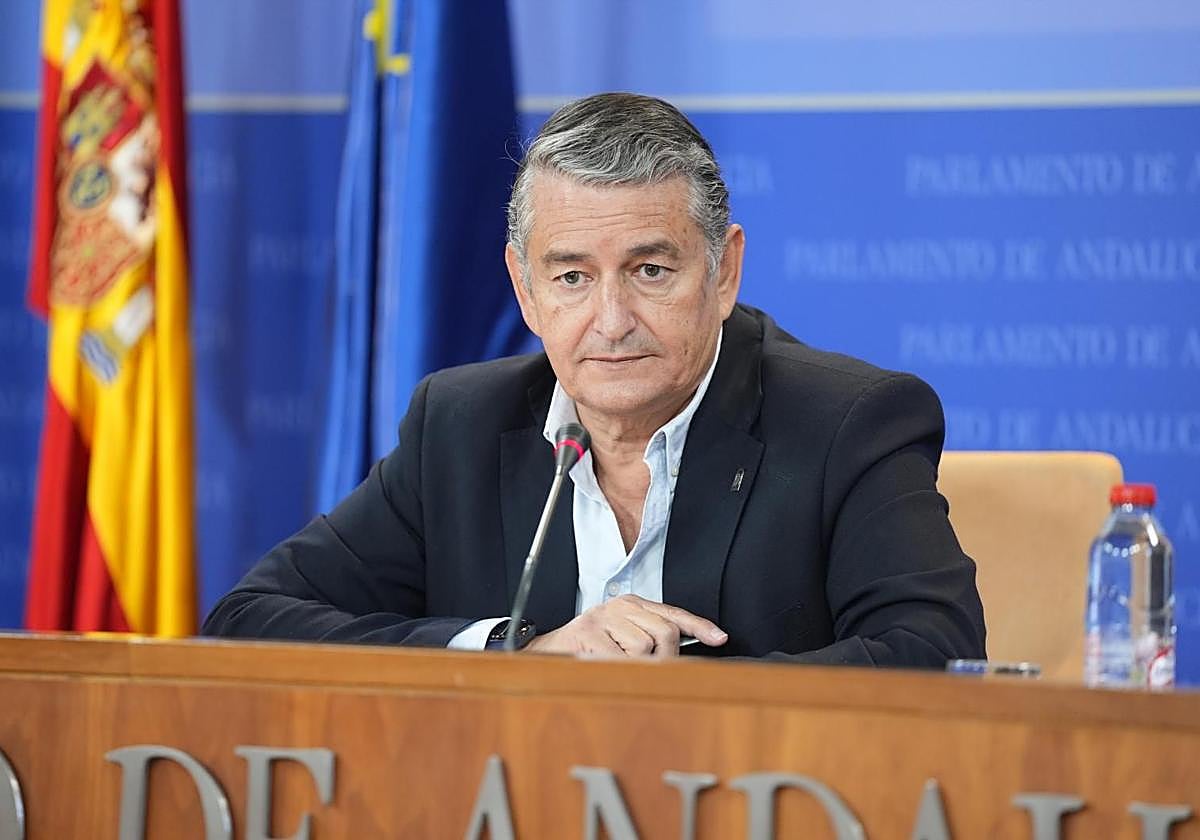 El consejero de la Presidencia, Interior, Diálogo Social y Simplificación Administrativa, Antonio Sanz.