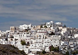 Panorámica del pueblo de Mojácar, un destino para miles de visitantes cada año.