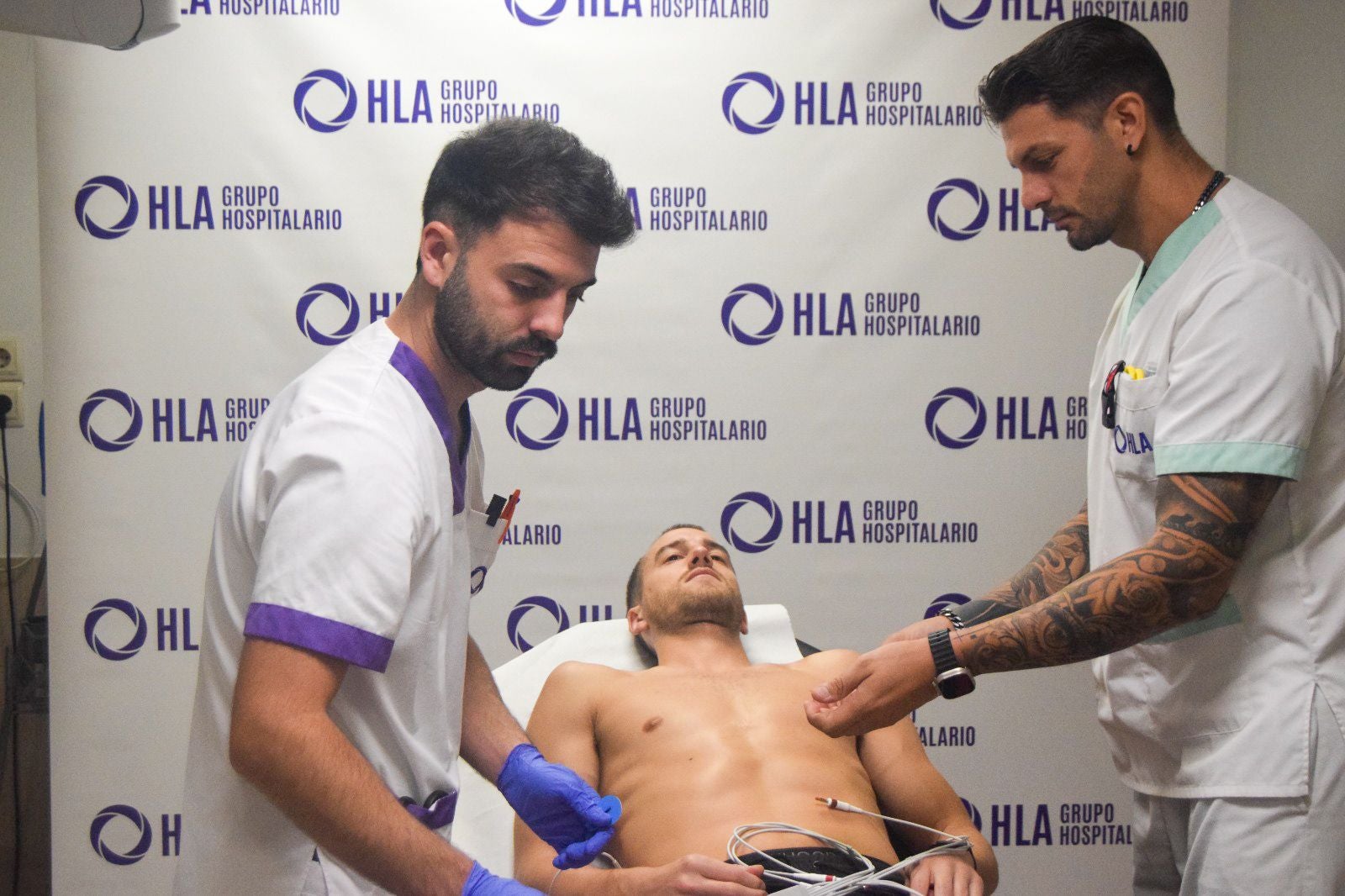 Matt Thomas acaba de pasar el reconocimiento médico del Covirán en el Hospital La Inmaculada.
