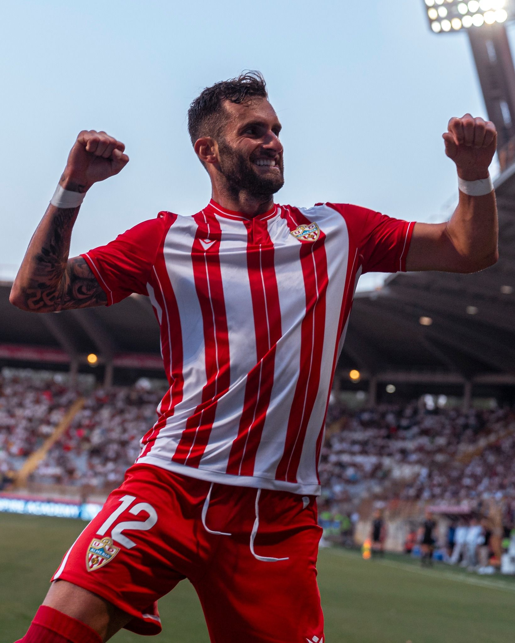 Leo Baptistao, recuperado, será pieza importante en un equipo con fuerza.