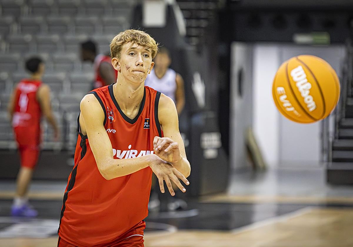 Jorge Zamora es el benjamín en la preparación del Covirán.