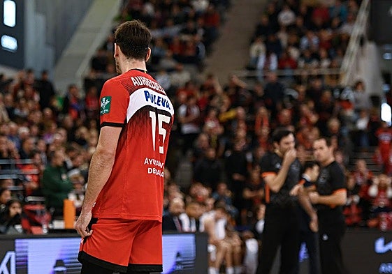 Iván Aurrecoechea, objetivo de la mirada de los árbitros en el polémico partido entre el Covirán y el Hiopos Lleida en el Palacio.