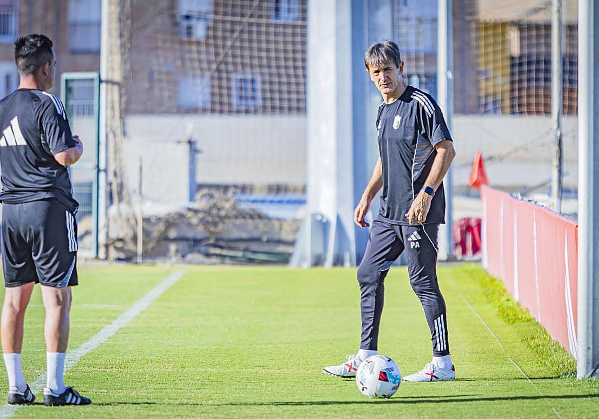 Pacheta, antes de arrancar el entrenamiento de este sábado.