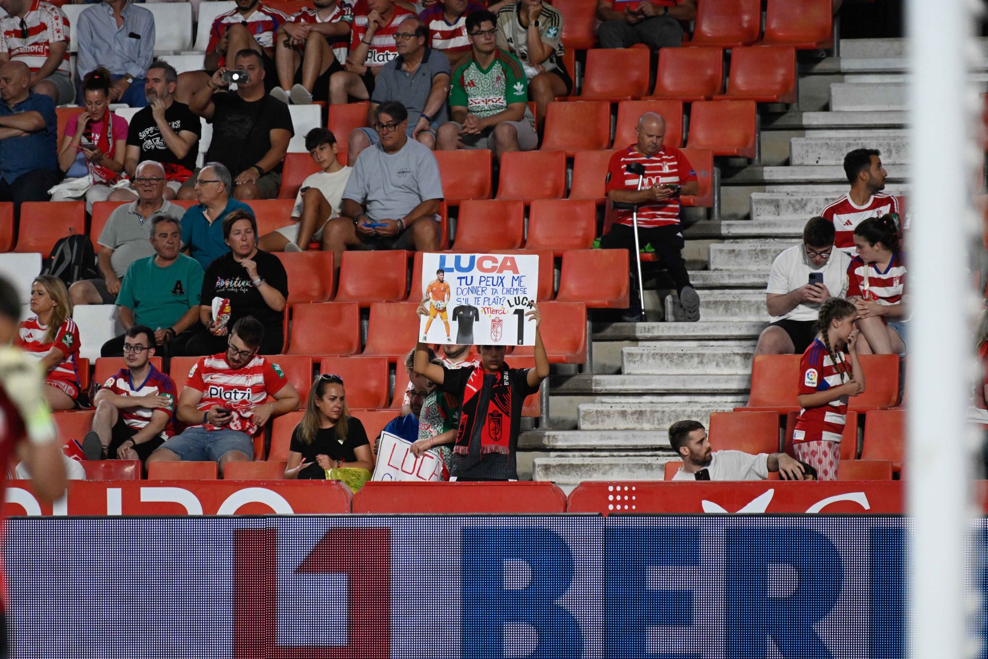 Encuéntrate en la grada del Granada - Mirandés