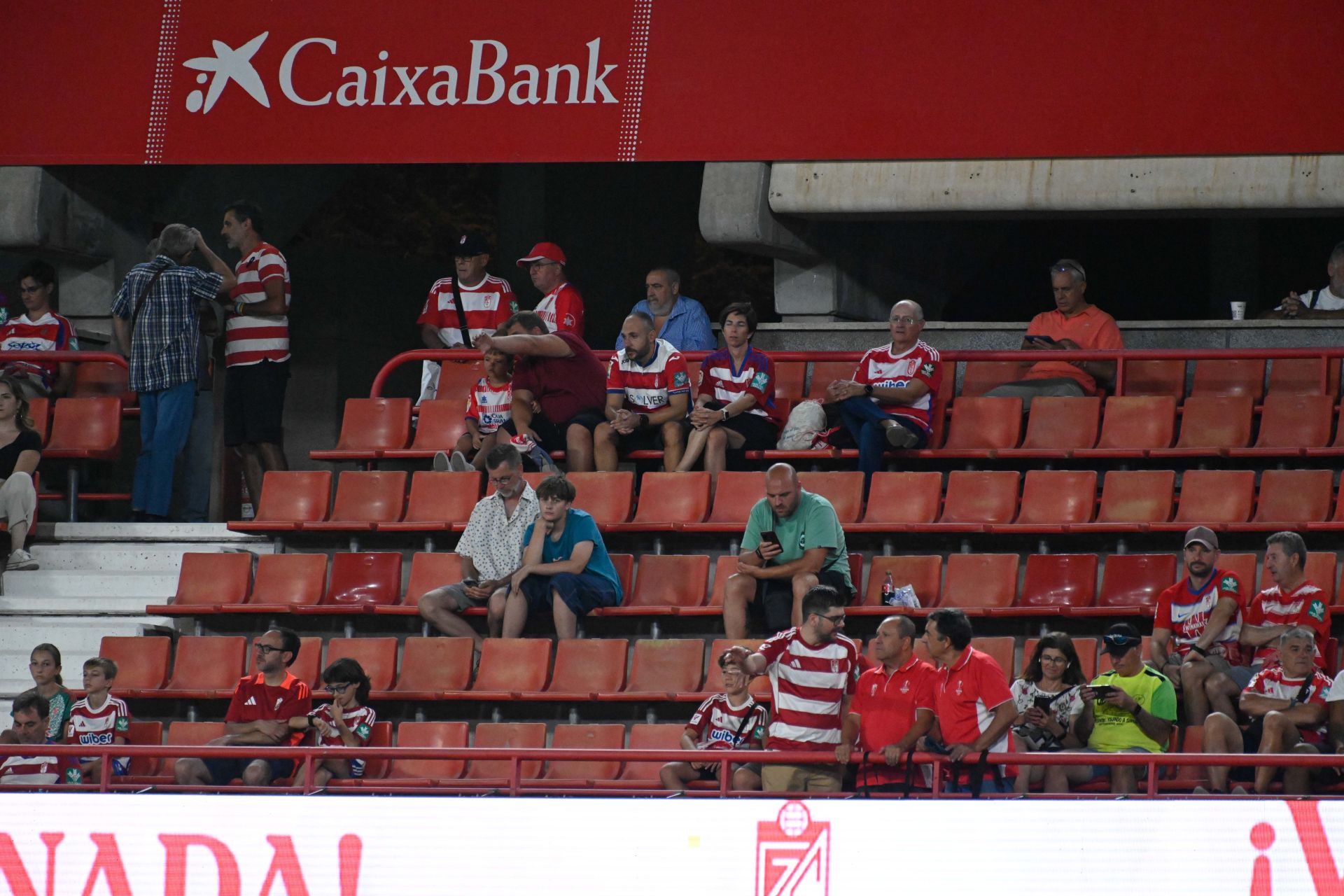 Encuéntrate en la grada del Granada - Mirandés