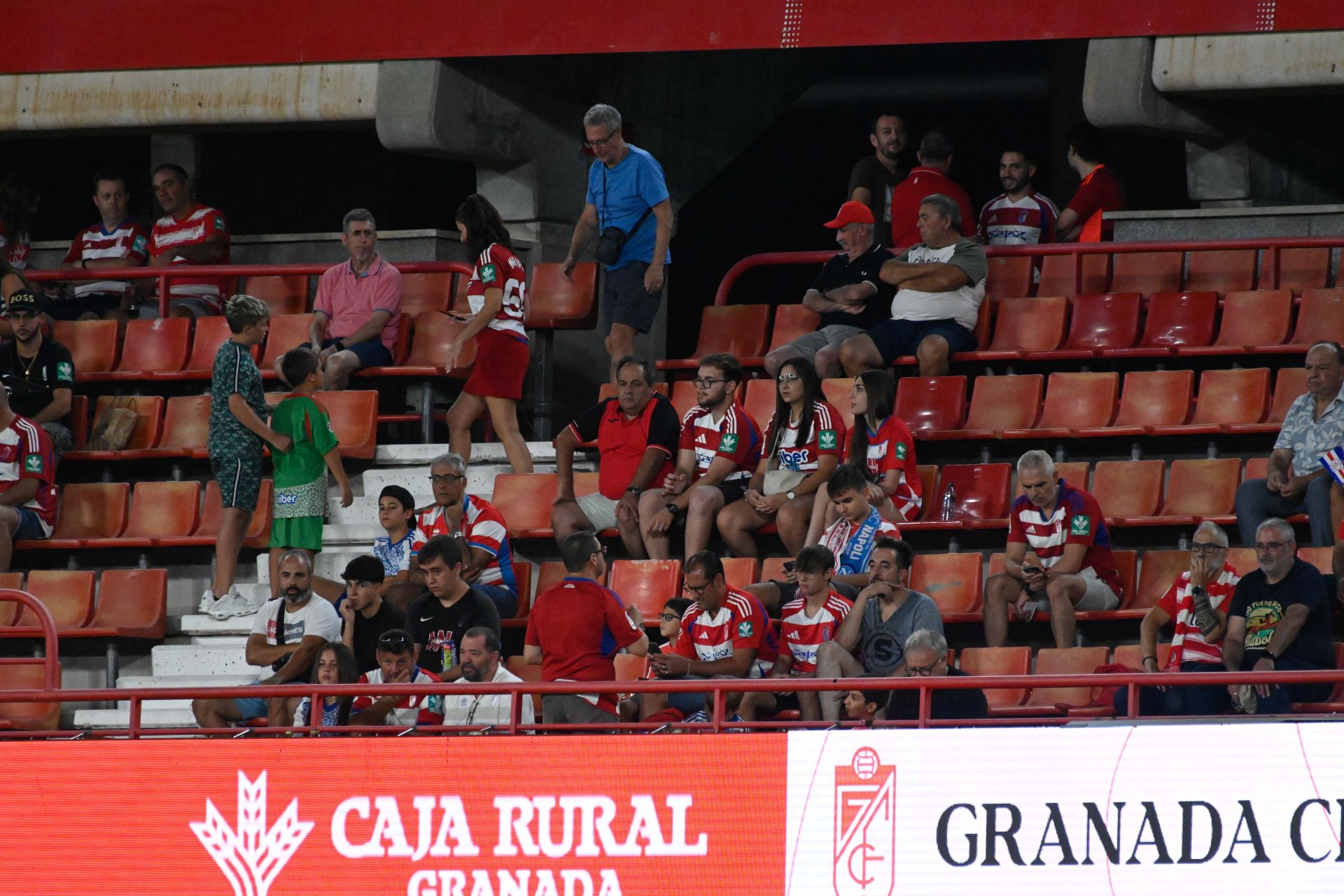 Encuéntrate en la grada del Granada - Mirandés