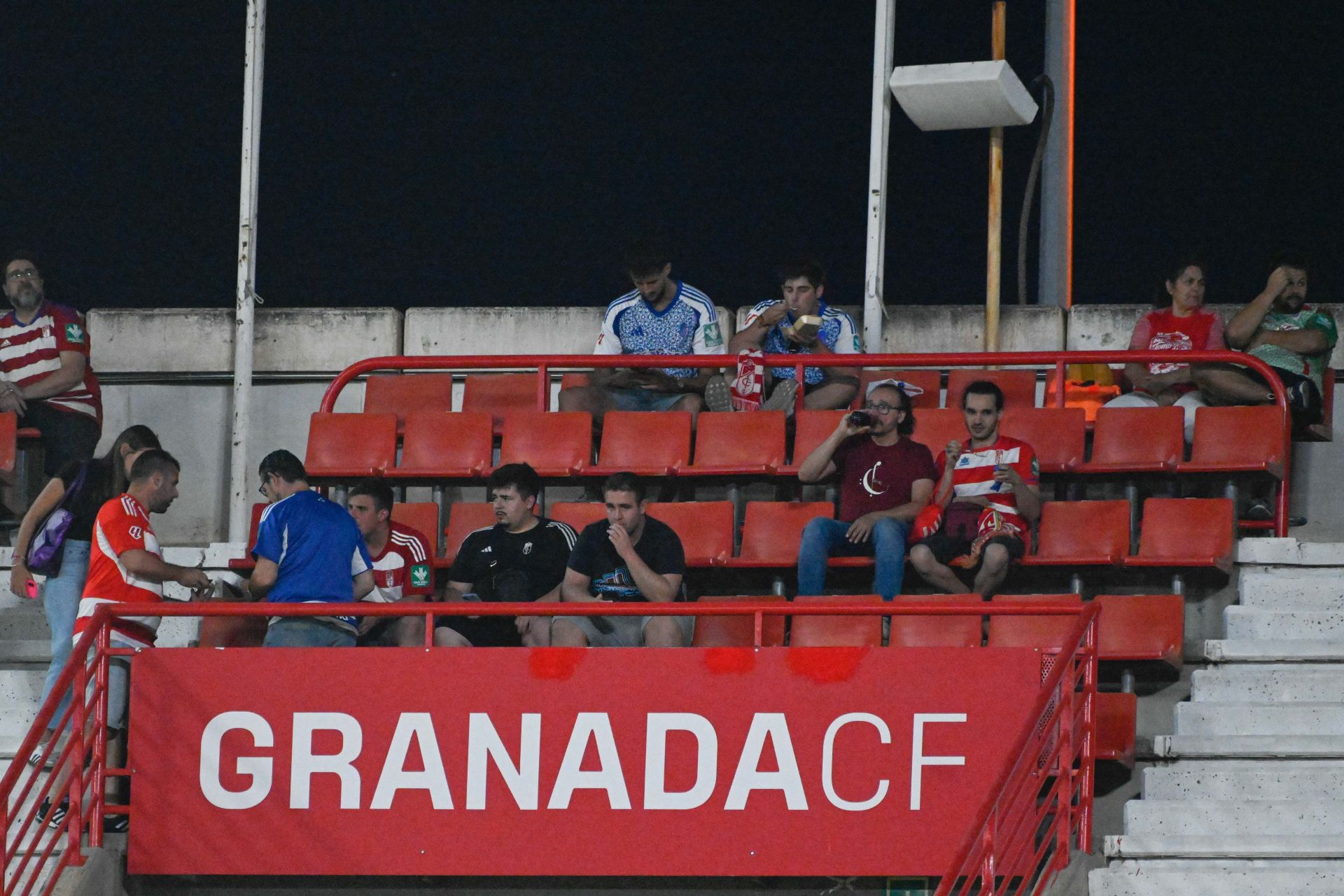 Encuéntrate en la grada del Granada - Mirandés