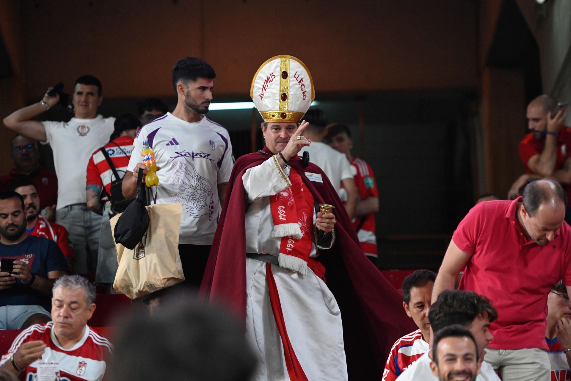 Encuéntrate en la grada del Granada - Mirandés