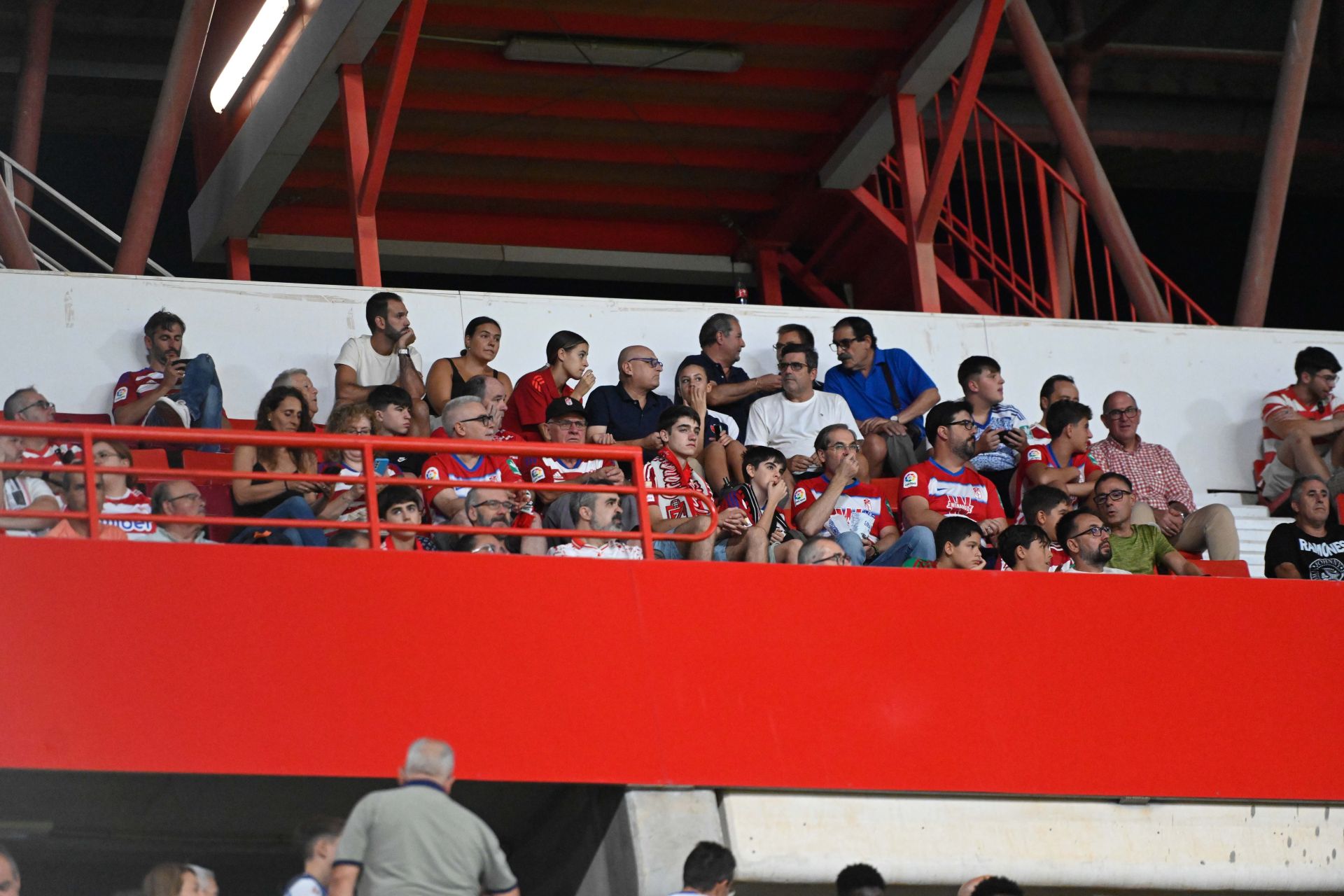 Encuéntrate en la grada del Granada - Mirandés