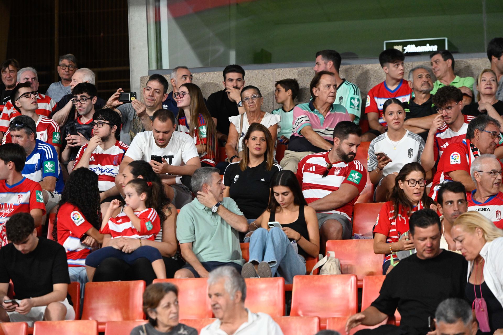 Encuéntrate en la grada del Granada - Mirandés