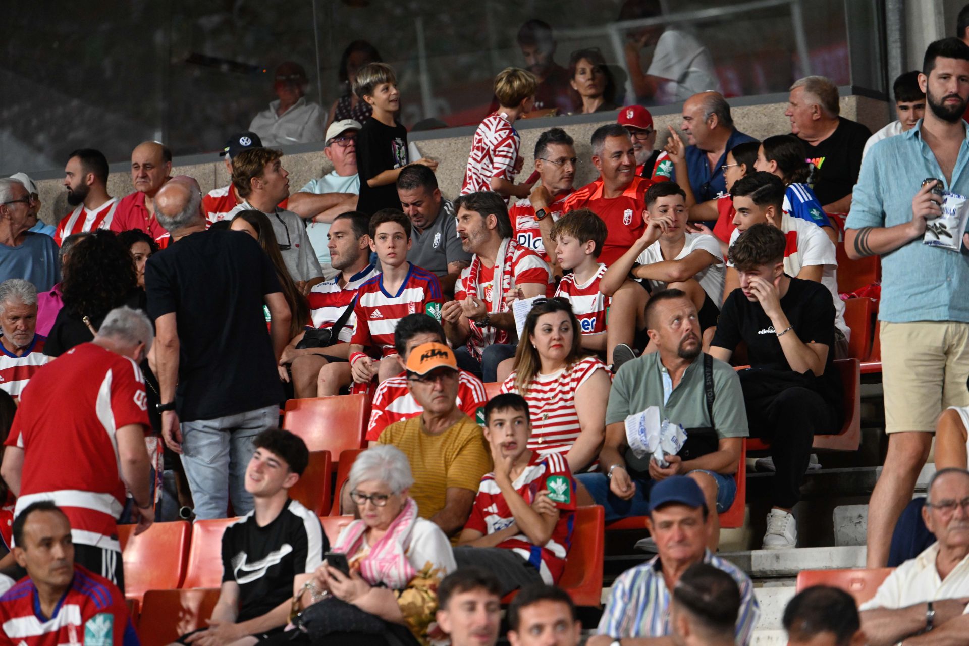 Encuéntrate en la grada del Granada - Mirandés