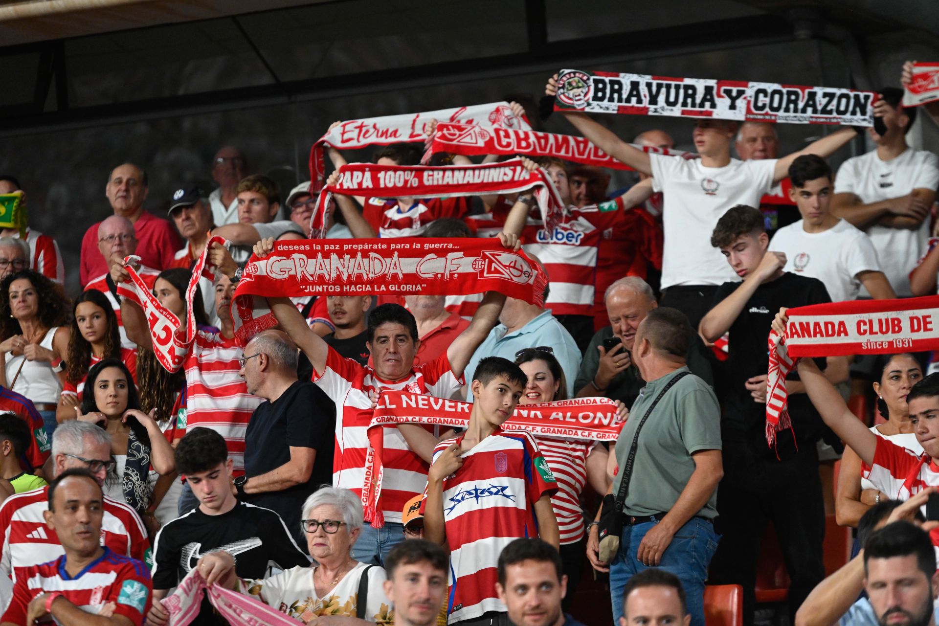 Encuéntrate en la grada del Granada - Mirandés