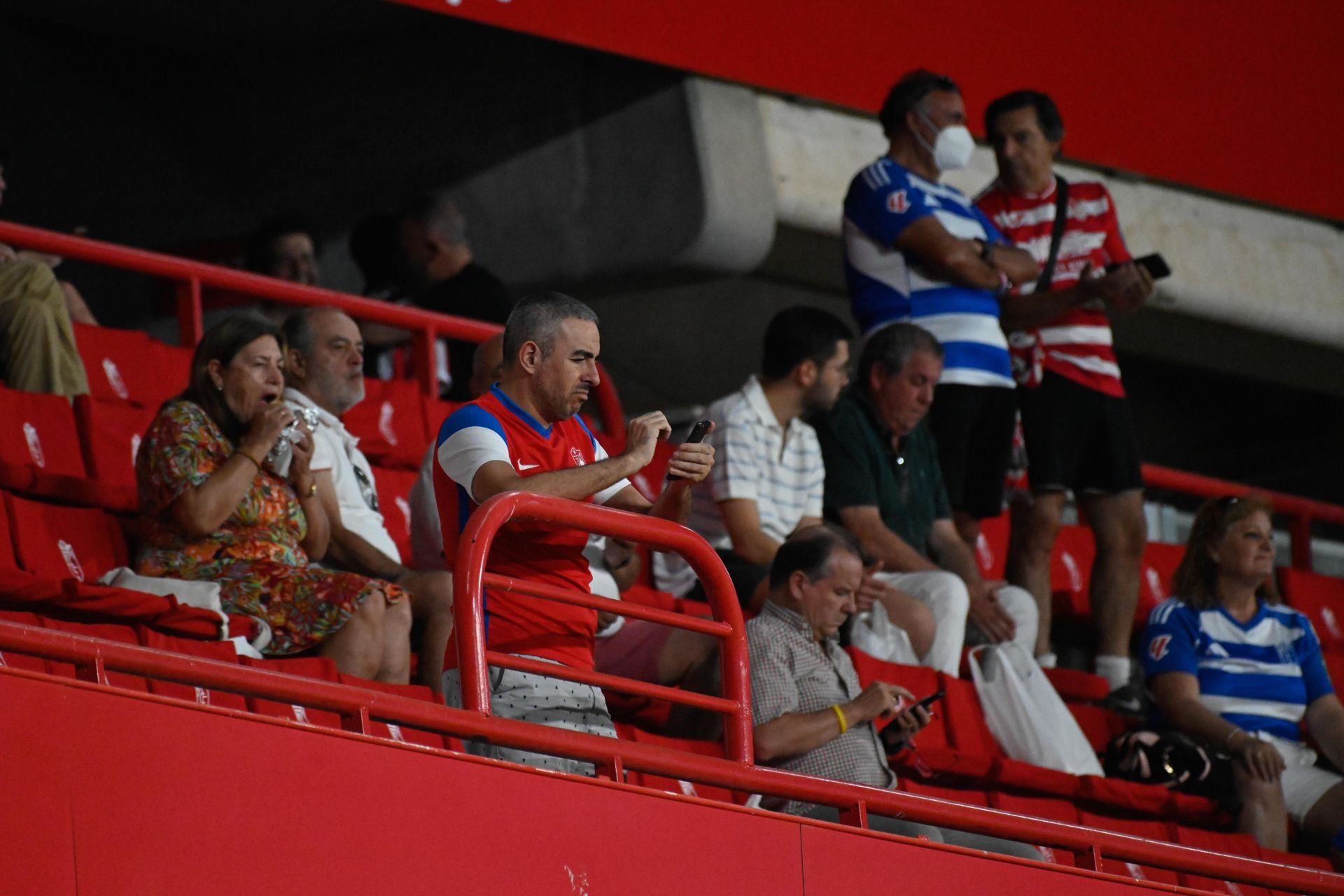 Encuéntrate en la grada del Granada - Mirandés
