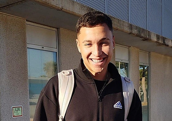 Talys a su llegada al aeropuerto de Almería.