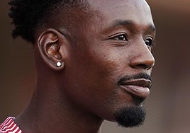 Mohamed Bouldini, sonriente durante la previa al partido.