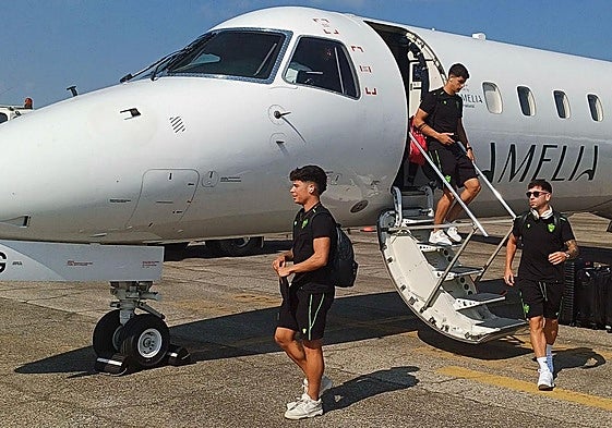 En la UDA hay vuelos para llegar y otros para irse. A la medianoche todo queda zanjado.