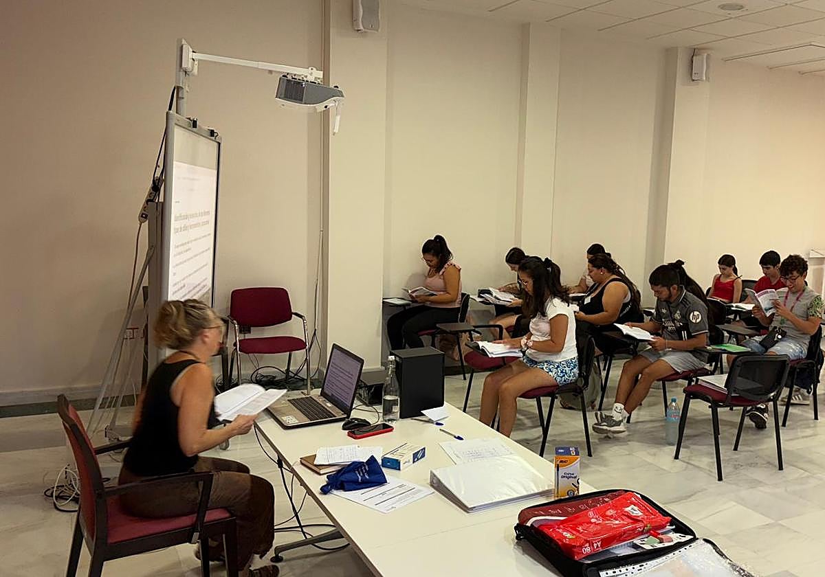 FAAM abre puertas al empleo juvenil con la formación práctica de 11 jóvenes